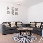Parking - Spacious - Smart Tv - Self Checkin - Garden - King