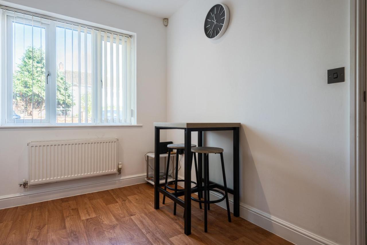 Ferienhaus Parking - Spacious - Smart Tv - Self Checkin - Garden - King Derby